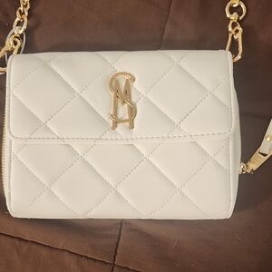 Elegant White Quilted Shoulder Bag